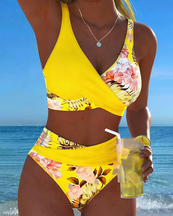 Jolina™ | Biquíni Floral Contrastante com Fendas